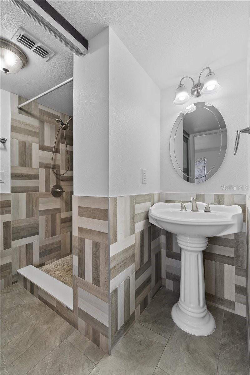 Image 17 of 31 For 1067 Ronlin Street