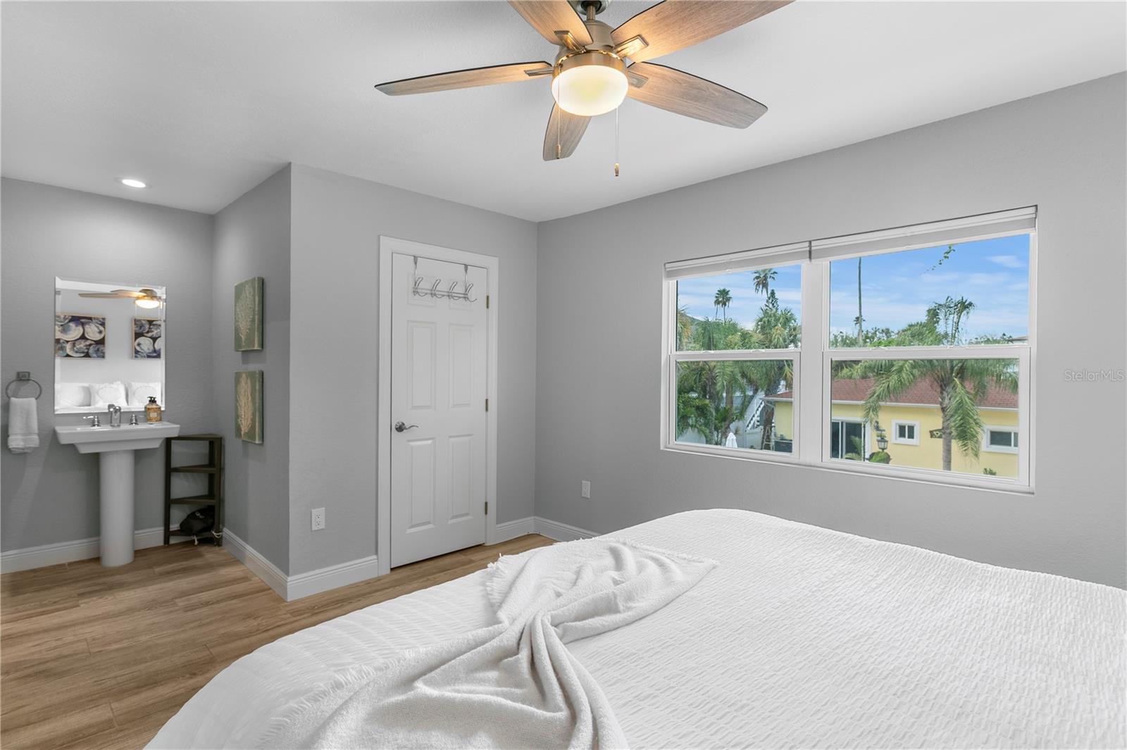 Image 10 of 52 For 103 14th Avenue