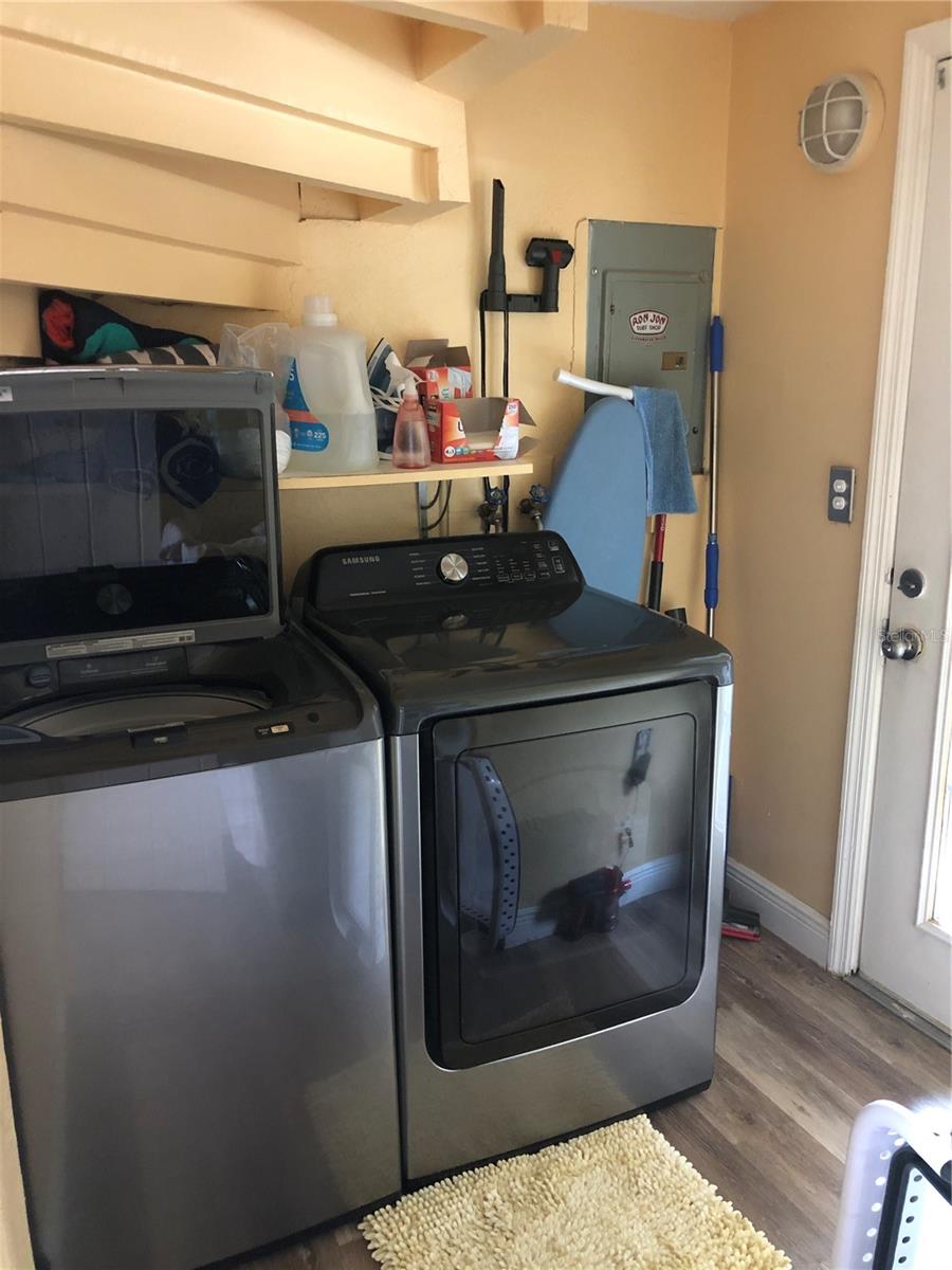 Image 17 of 17 For 416 Princess Street