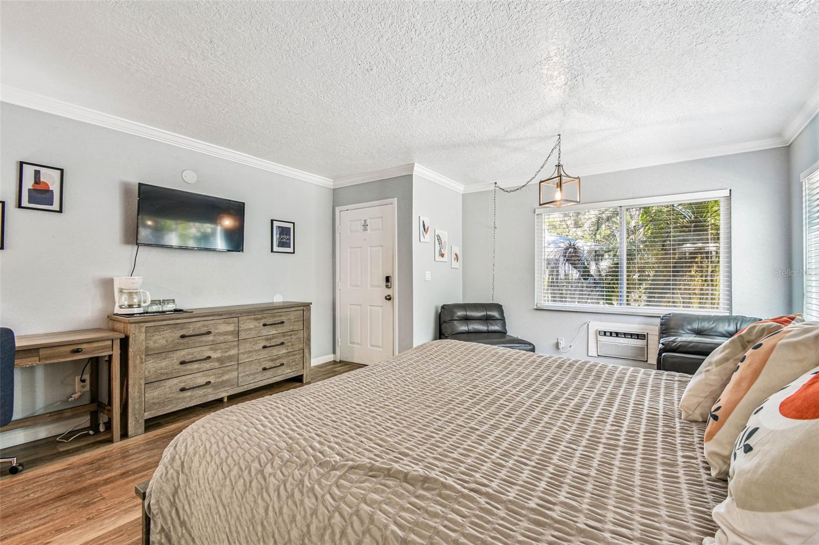 Image 11 of 97 For 4125 Dolphin Drive