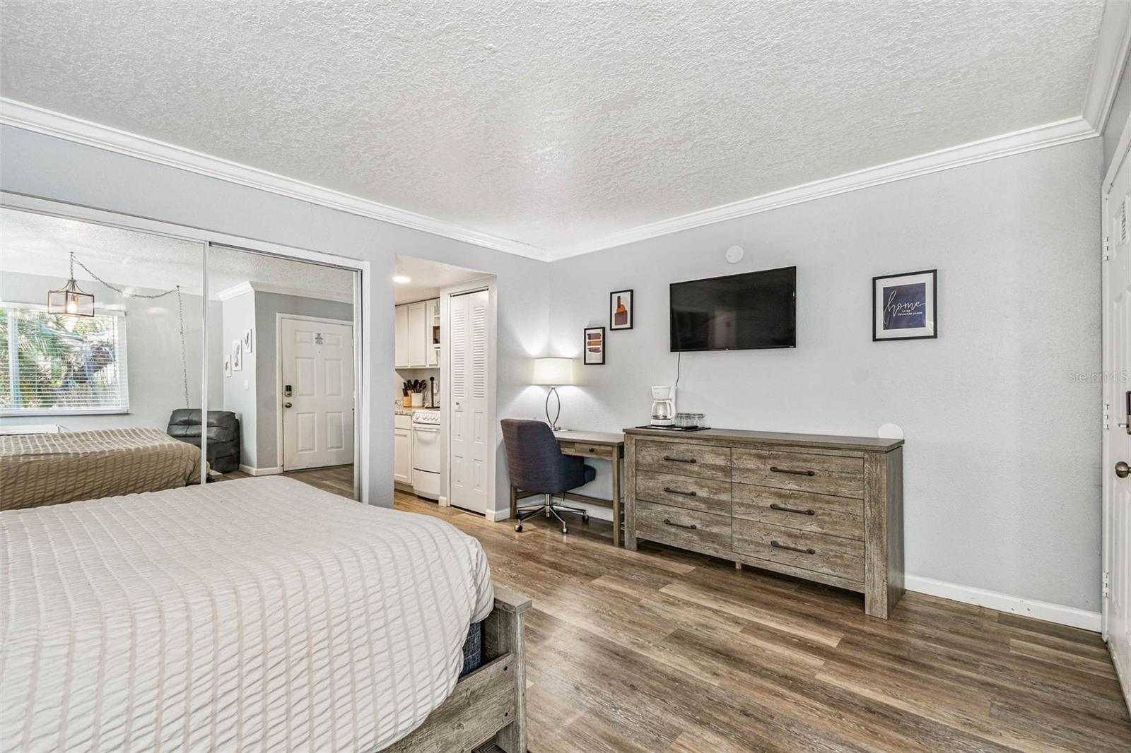 Image 12 of 97 For 4125 Dolphin Drive