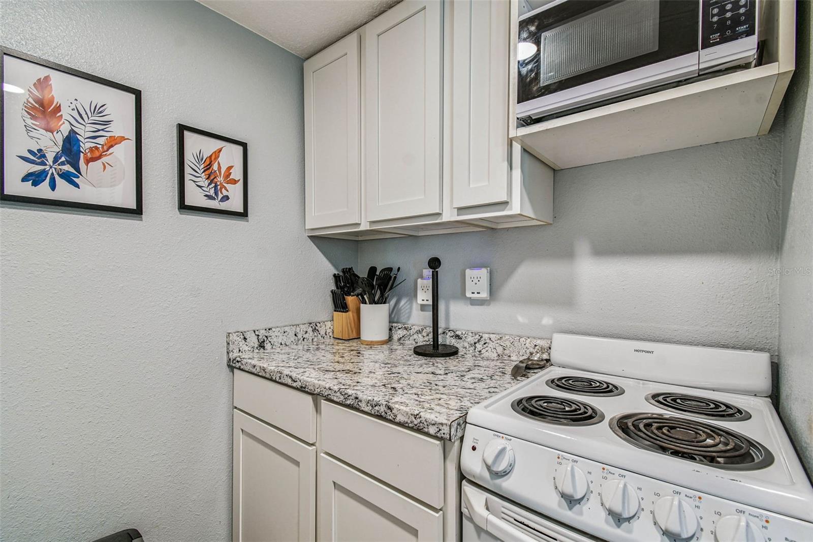 Image 21 of 97 For 4125 Dolphin Drive