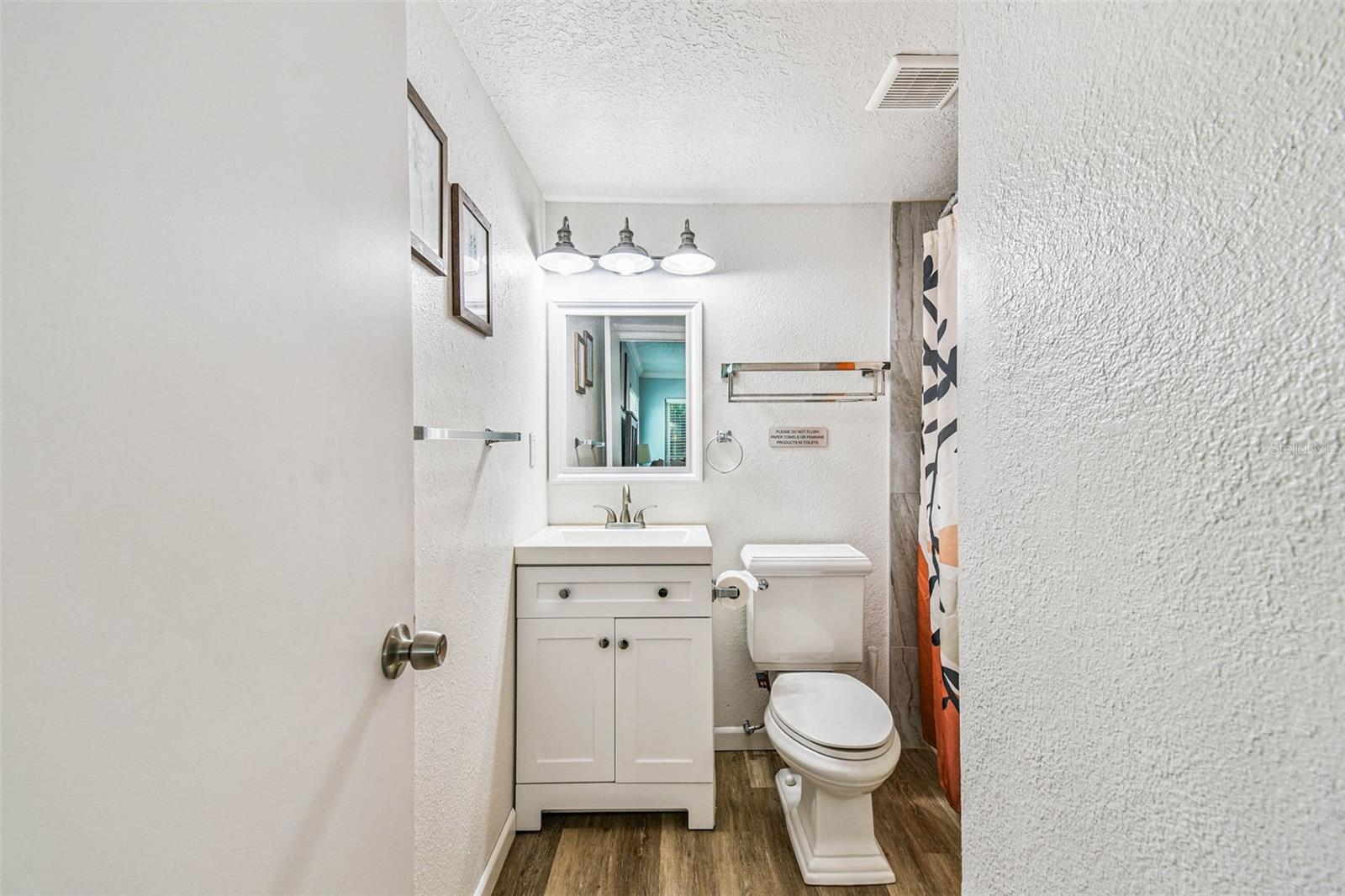 Image 28 of 97 For 4125 Dolphin Drive