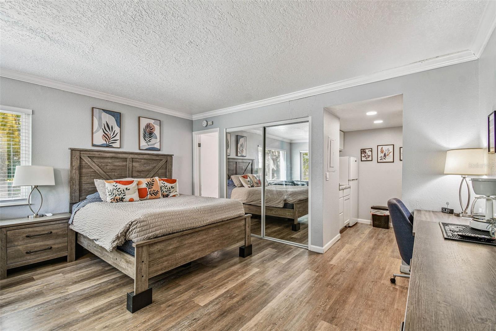 Image 8 of 97 For 4125 Dolphin Drive