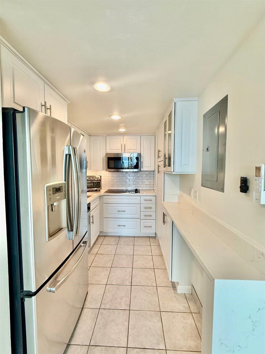 Image 7 of 28 For 4015 Bayshore Boulevard 15a