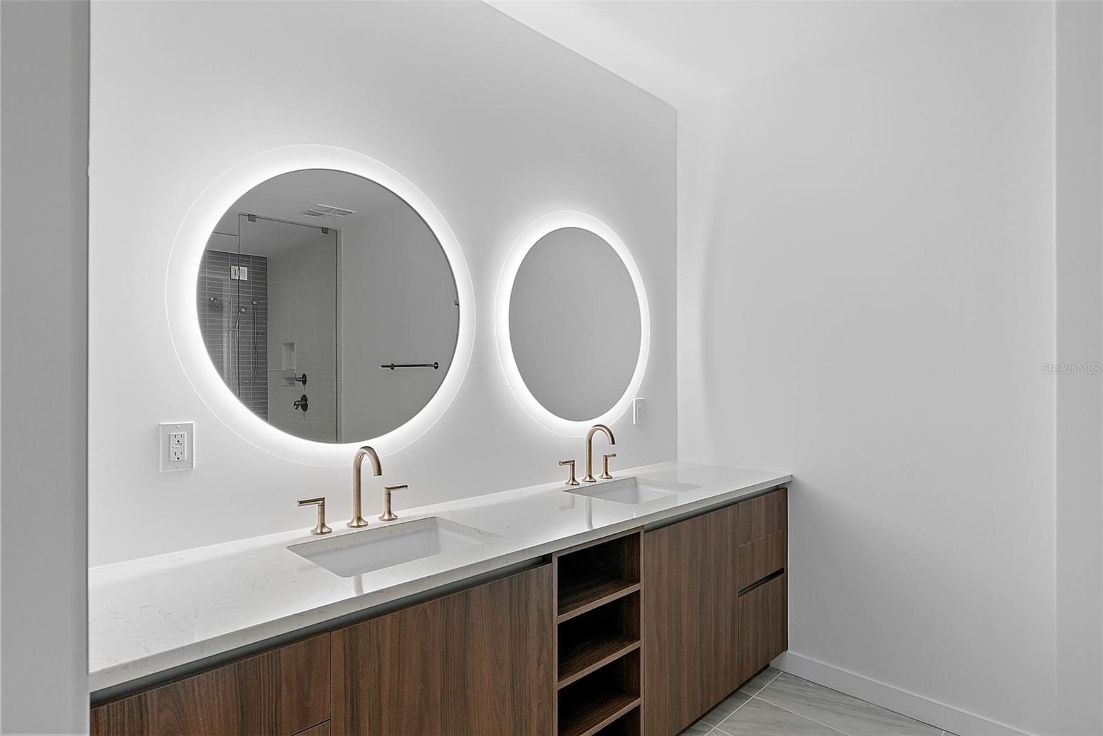 Image 13 of 34 For 777 3rd Avenue N 1203