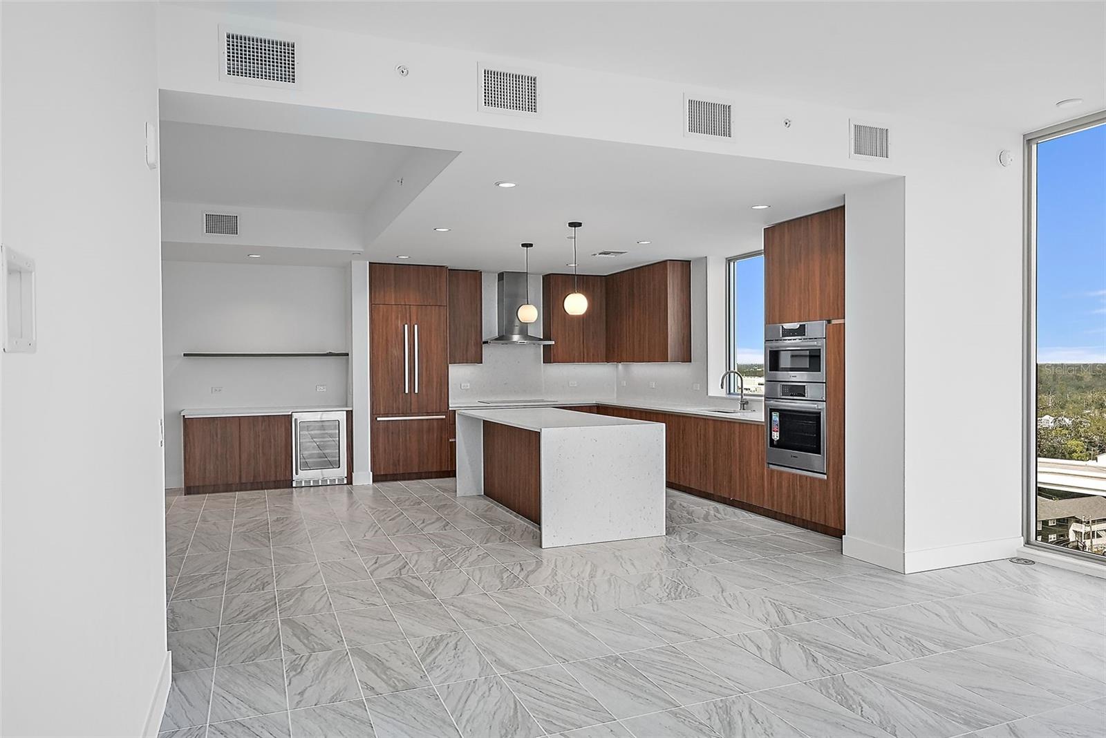 Image 18 of 34 For 777 3rd Avenue N 1203