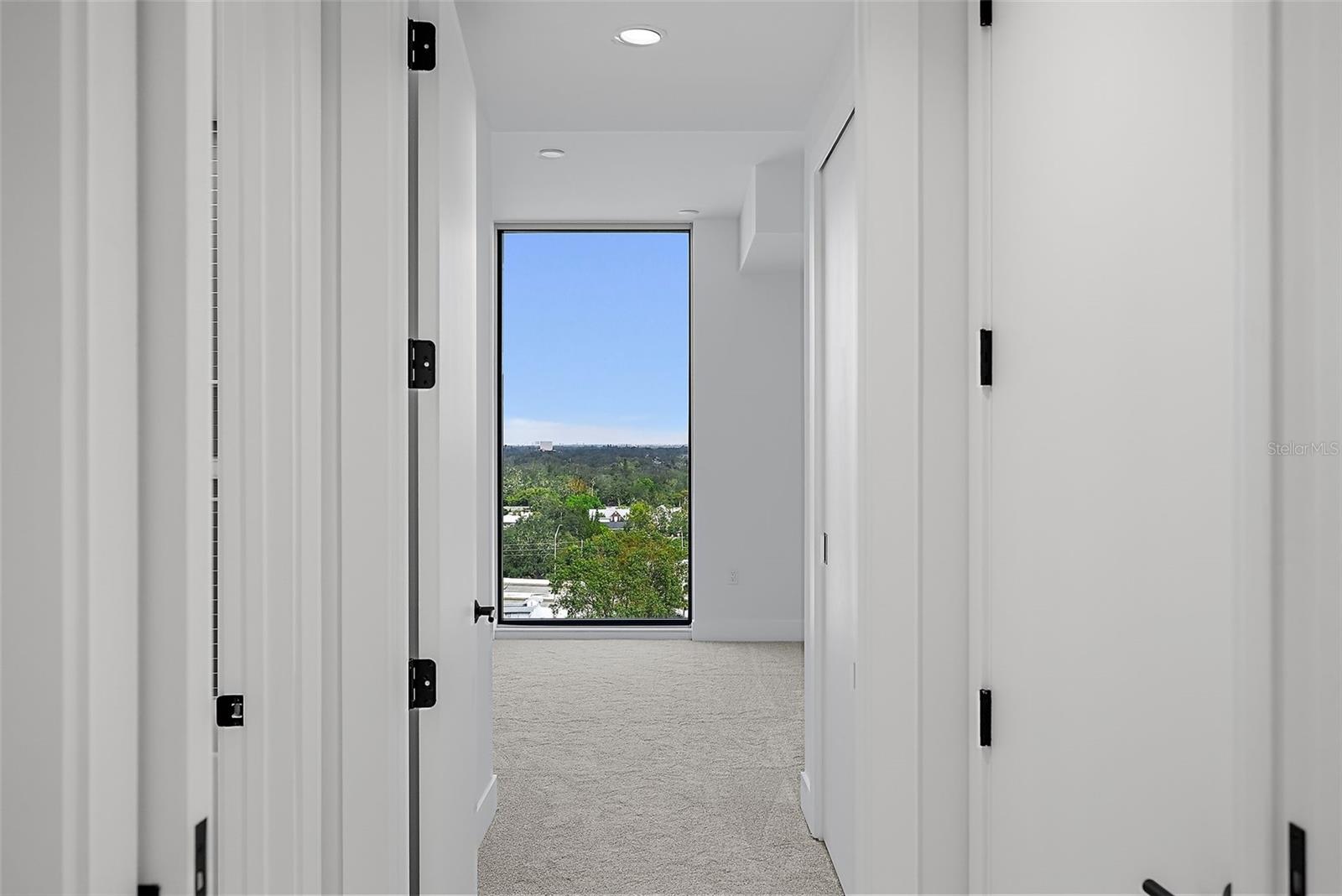 Image 5 of 34 For 777 3rd Avenue N 1203