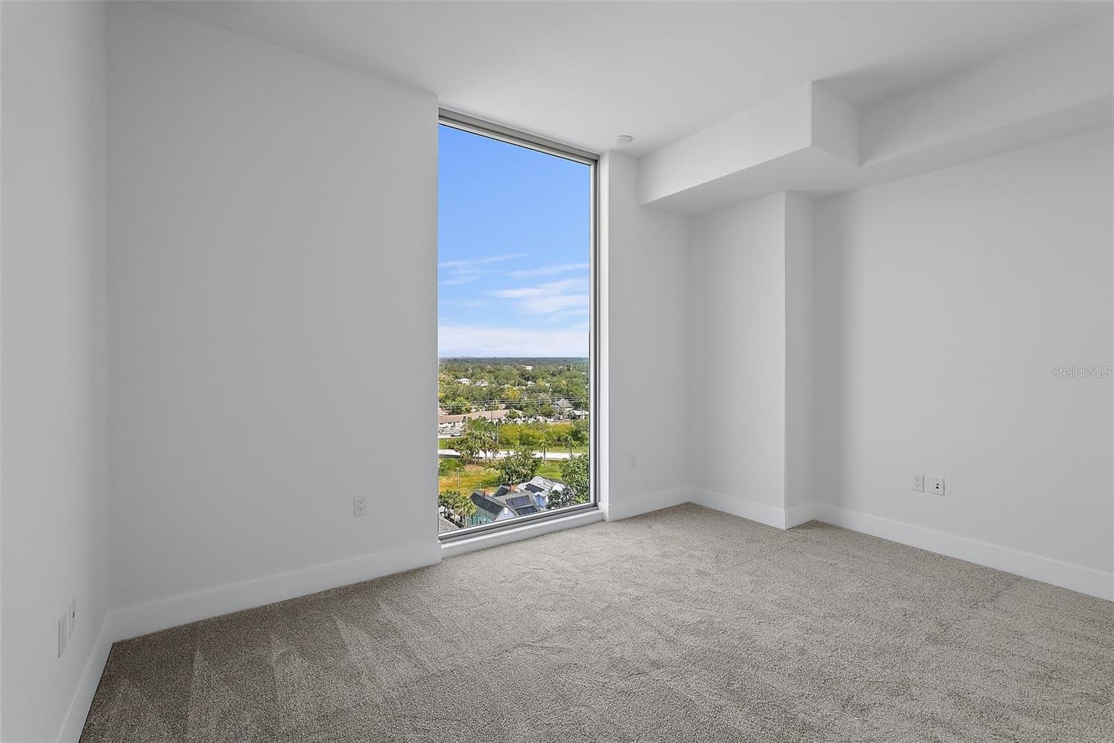 Image 7 of 34 For 777 3rd Avenue N 1203