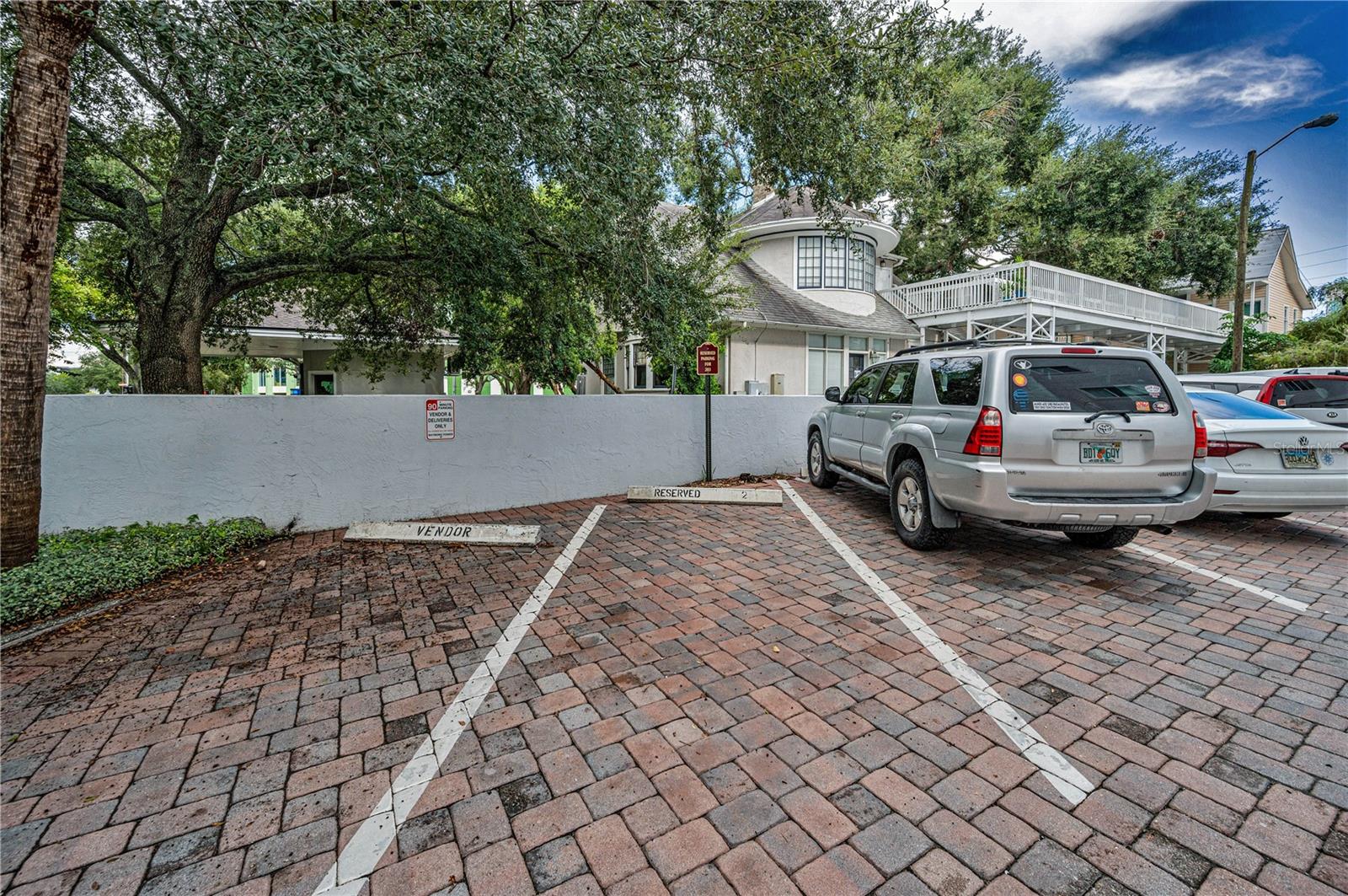 Image 20 of 58 For 210 5th Avenue S 203