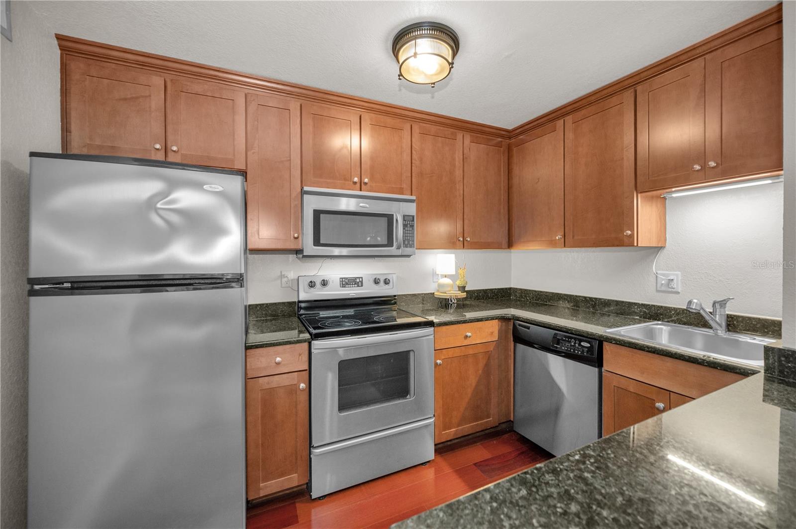 Image 7 of 58 For 210 5th Avenue S 203