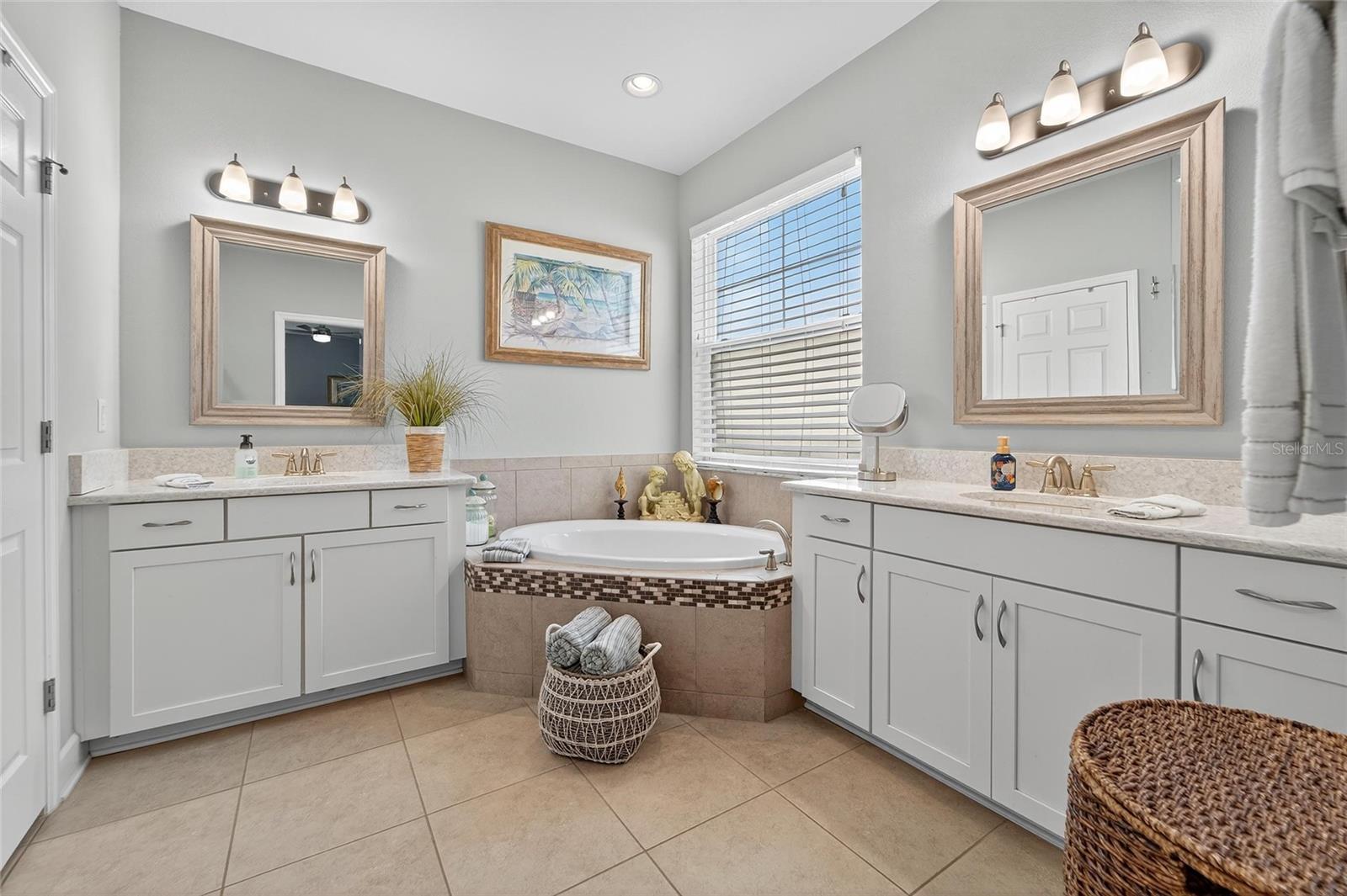 Image 33 of 82 For 5227 Admiral Pointe Drive