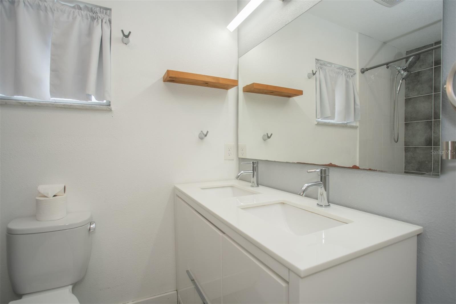 Image 18 of 42 For 6268 34th Avenue N