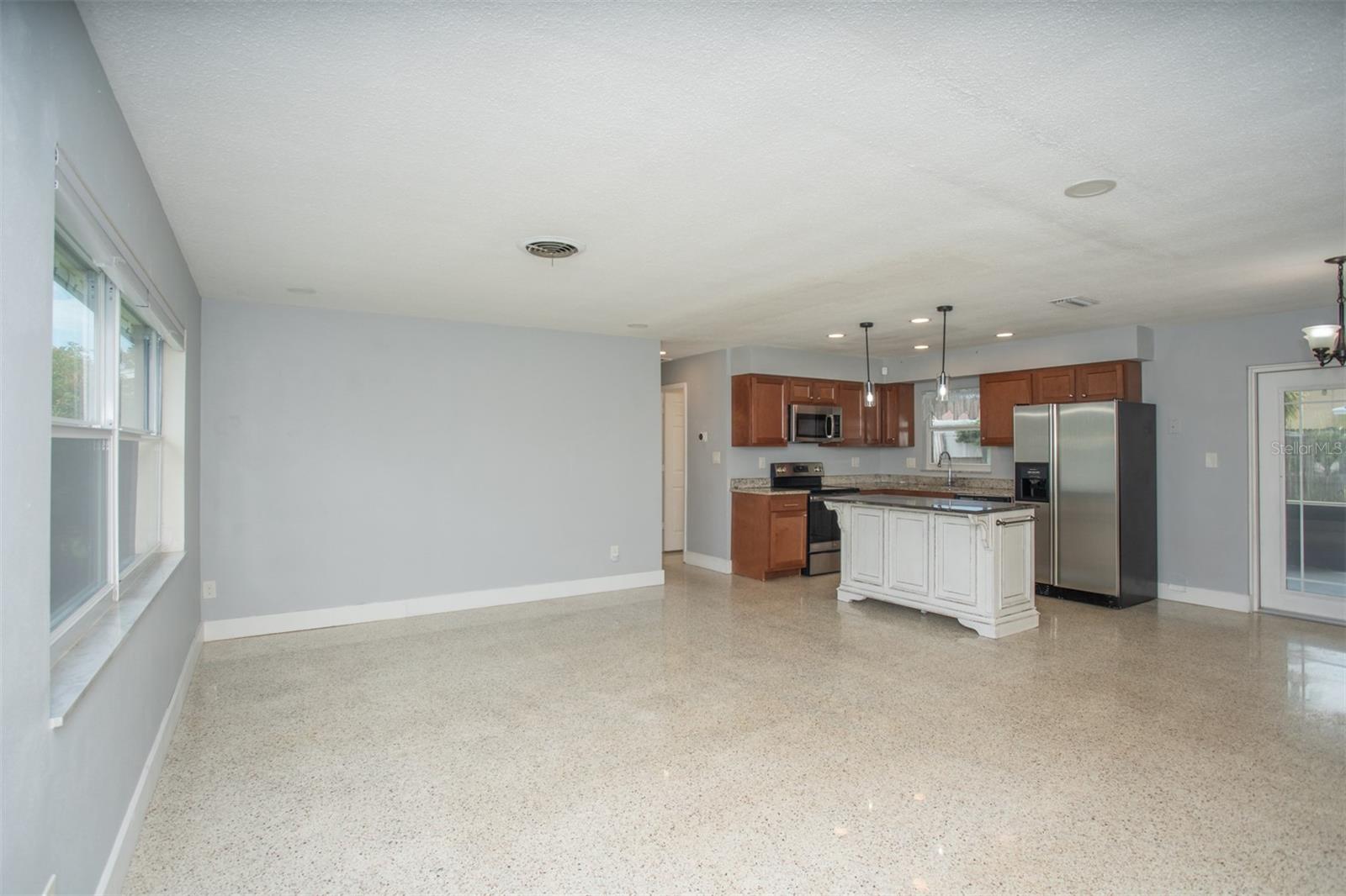 Image 6 of 42 For 6268 34th Avenue N