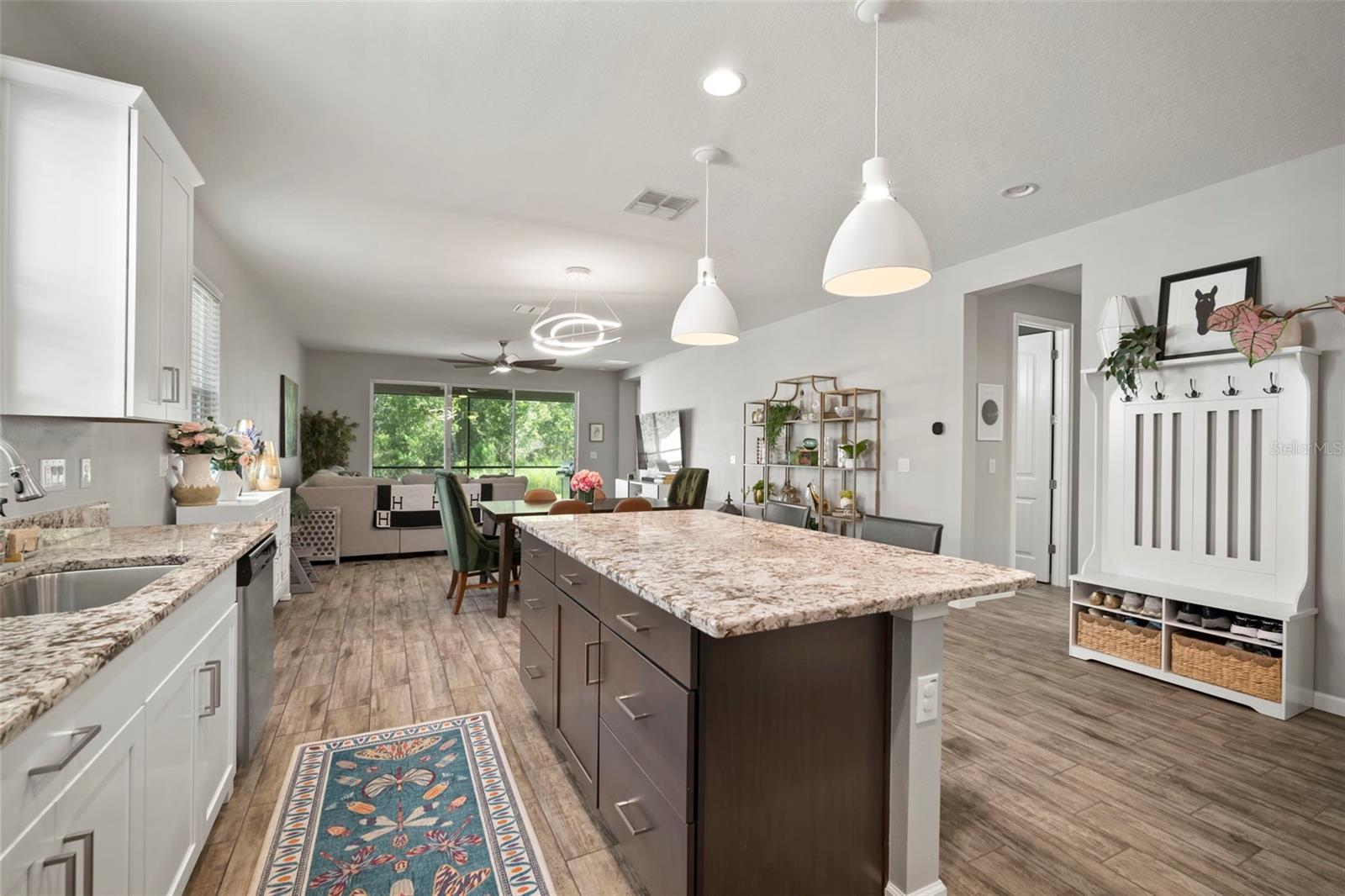 Listing photo id 14 for 13223 Baby Belle Drive