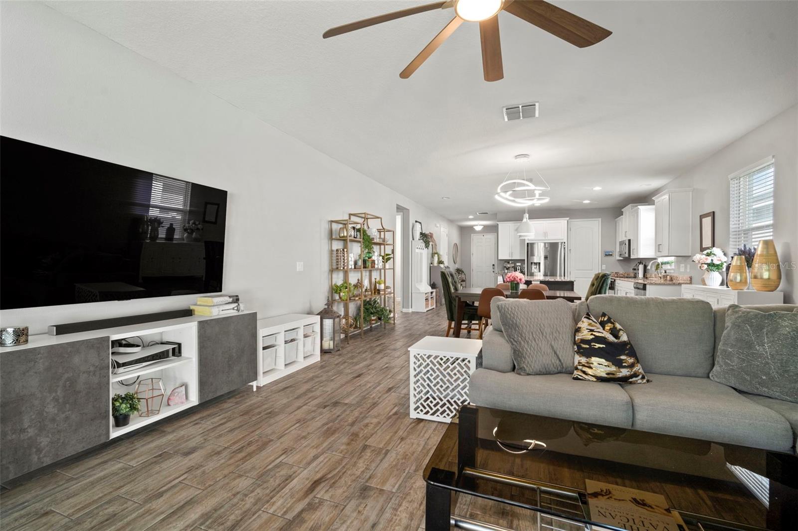 Listing photo id 19 for 13223 Baby Belle Drive