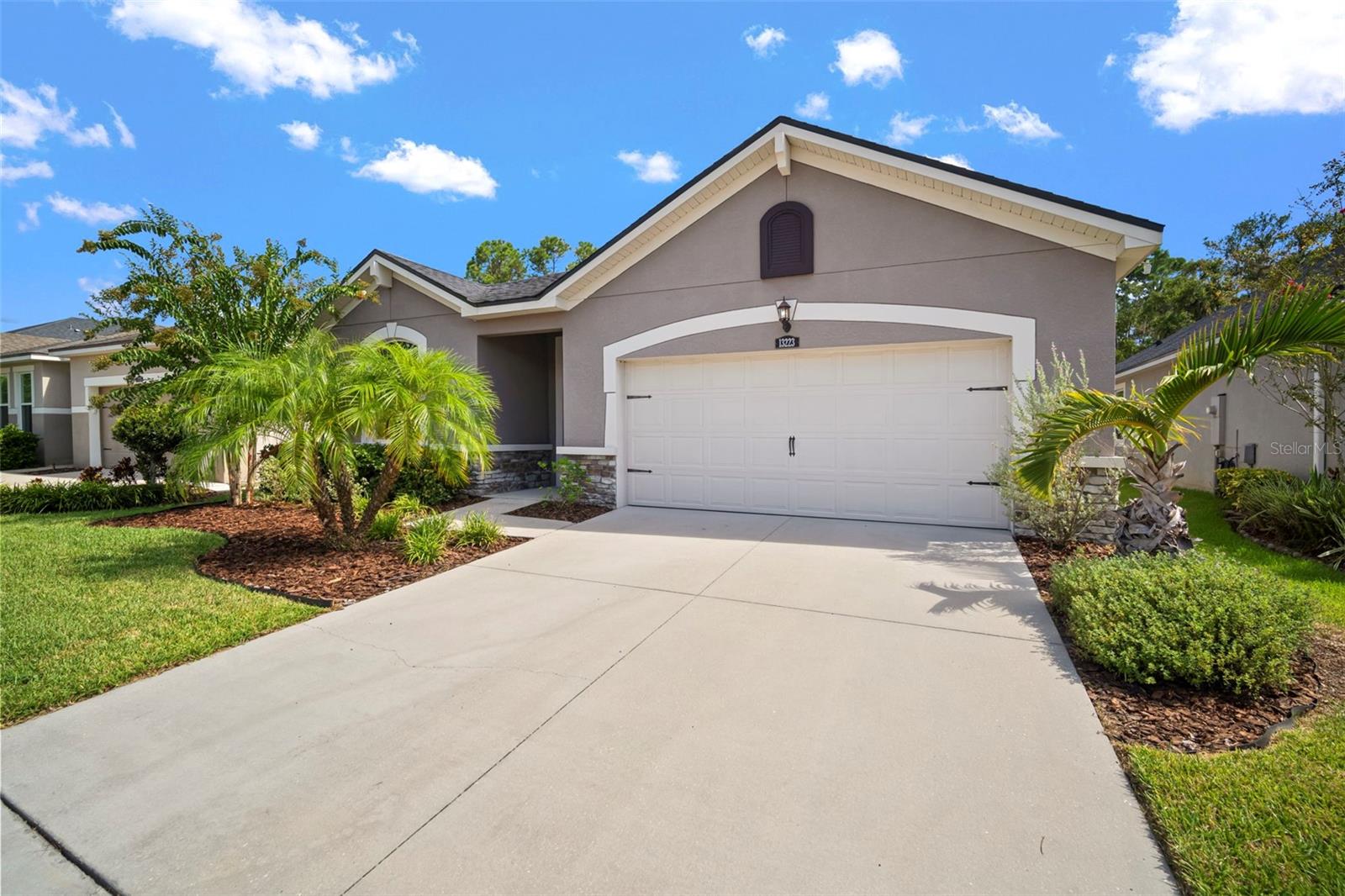 Listing photo id 1 for 13223 Baby Belle Drive