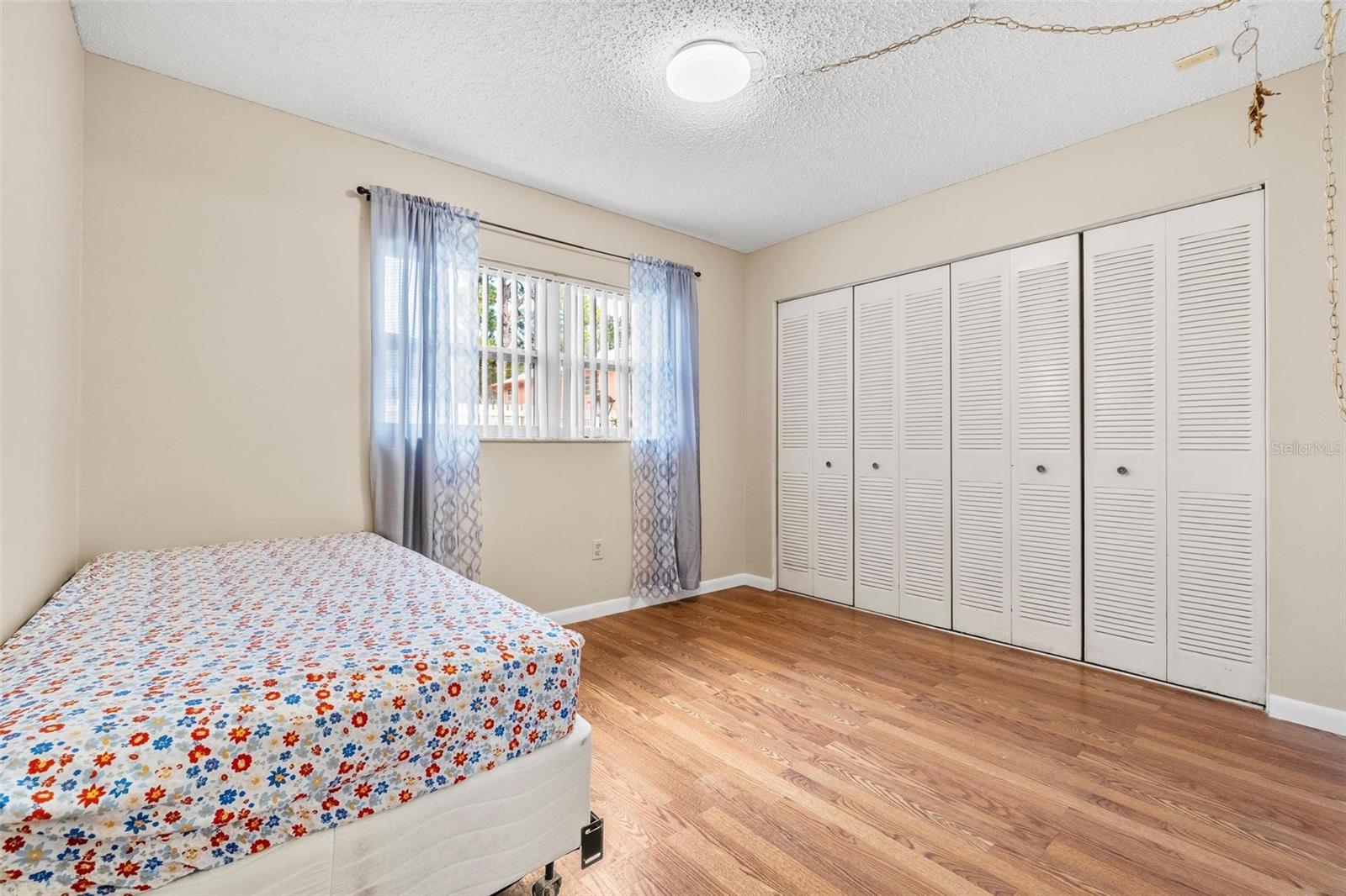 Image 10 of 19 For 265 Lincoln Circle N 2102