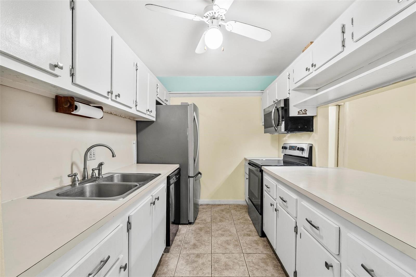 Image 7 of 19 For 265 Lincoln Circle N 2102