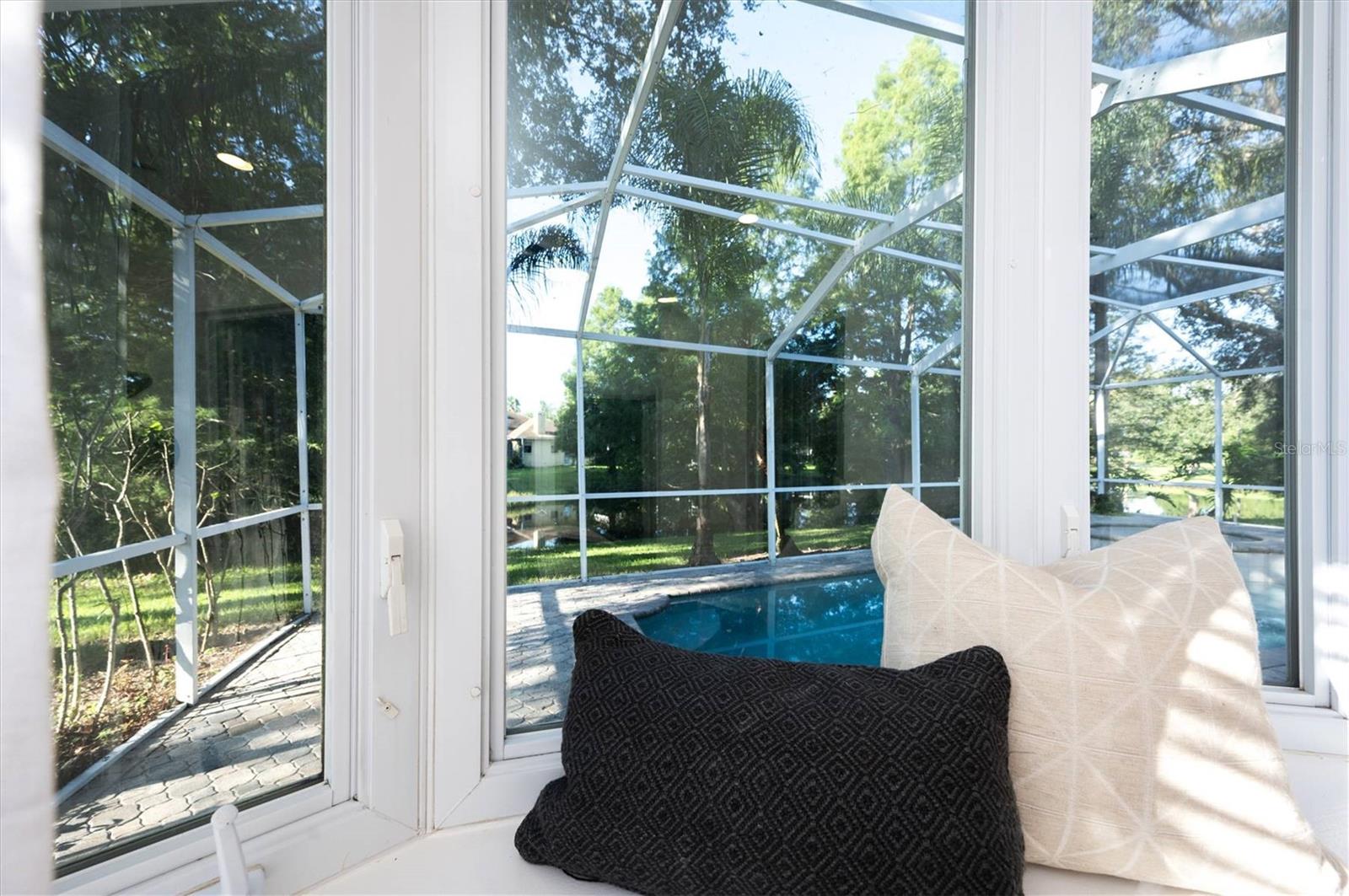 Listing photo id 14 for 10346 Abbotsford Drive