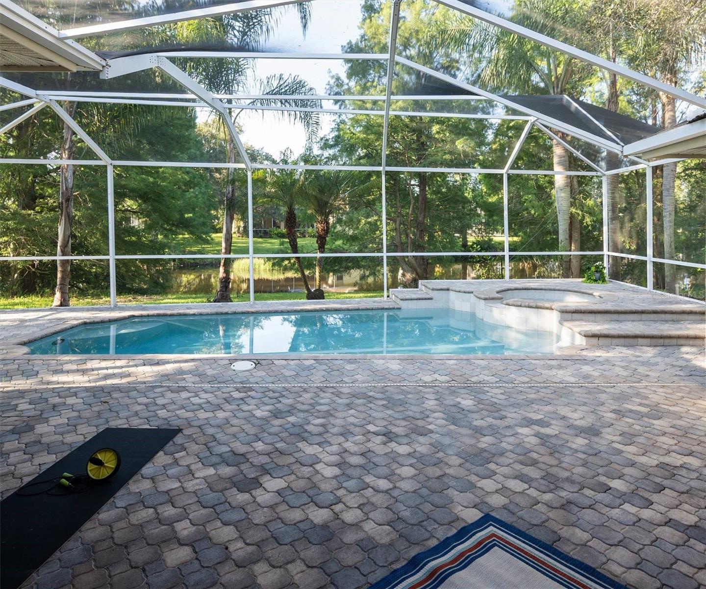Listing photo id 3 for 10346 Abbotsford Drive