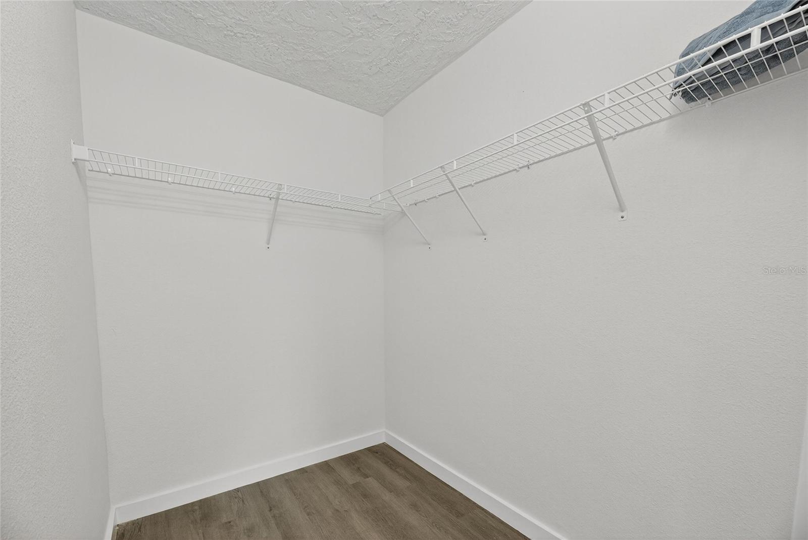 Image 31 of 87 For 1903 Country Club Court