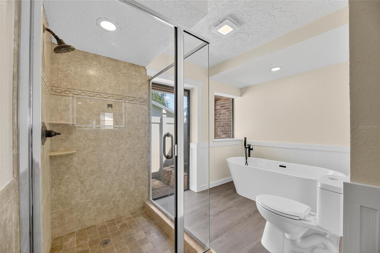 Image 33 of 87 For 1903 Country Club Court