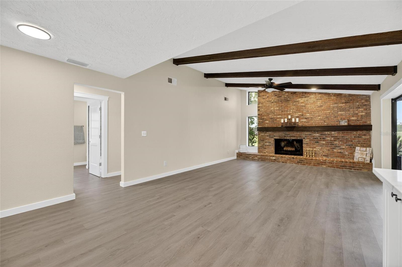 Image 52 of 87 For 1903 Country Club Court