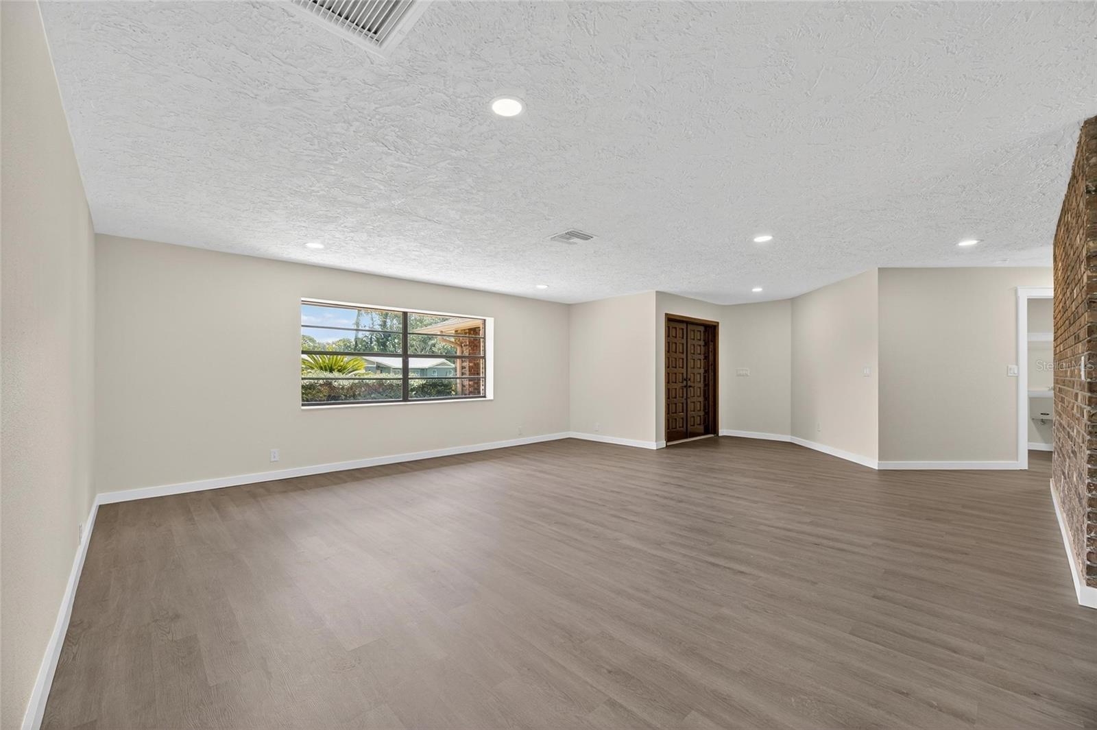 Image 65 of 87 For 1903 Country Club Court