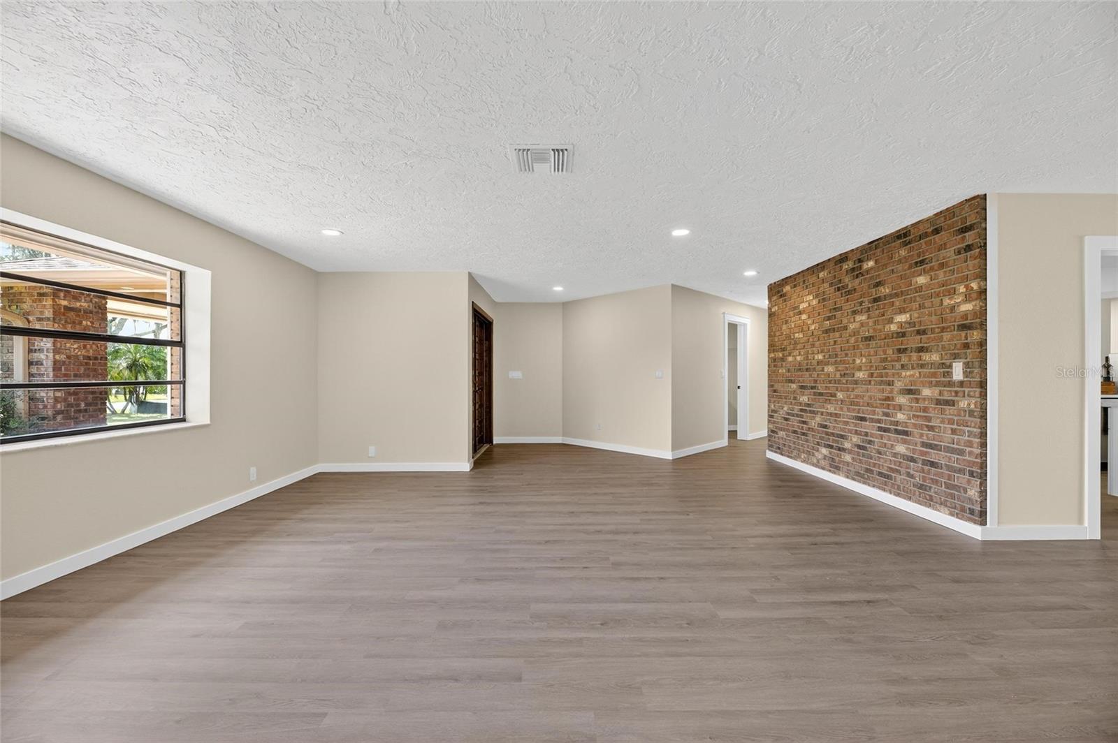Image 68 of 87 For 1903 Country Club Court