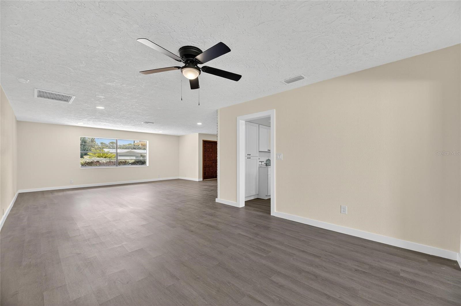 Image 72 of 87 For 1903 Country Club Court