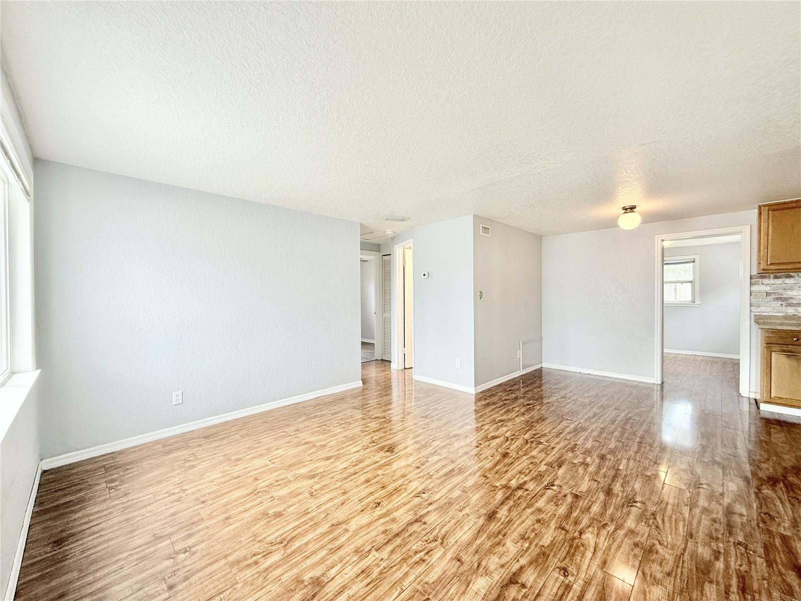 Image 12 of 30 For 10510 118th Avenue