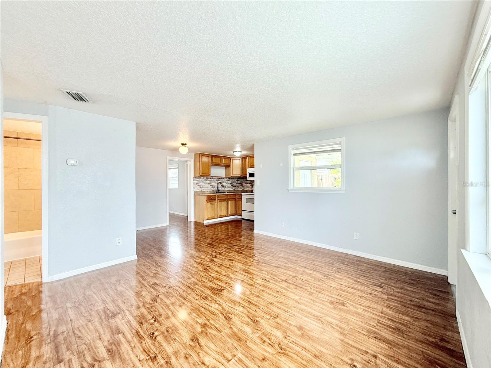 Image 13 of 30 For 10510 118th Avenue