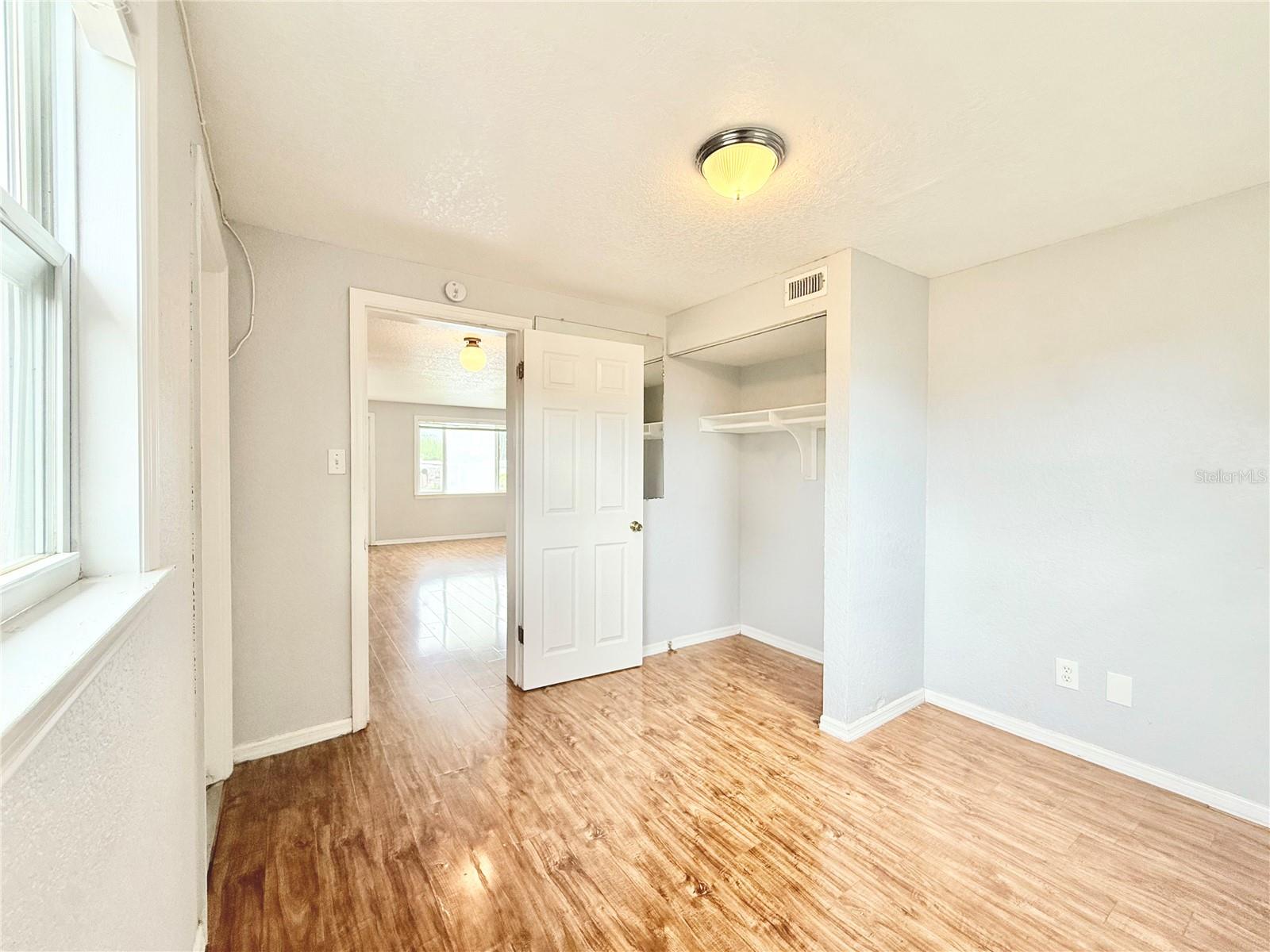 Image 16 of 30 For 10510 118th Avenue