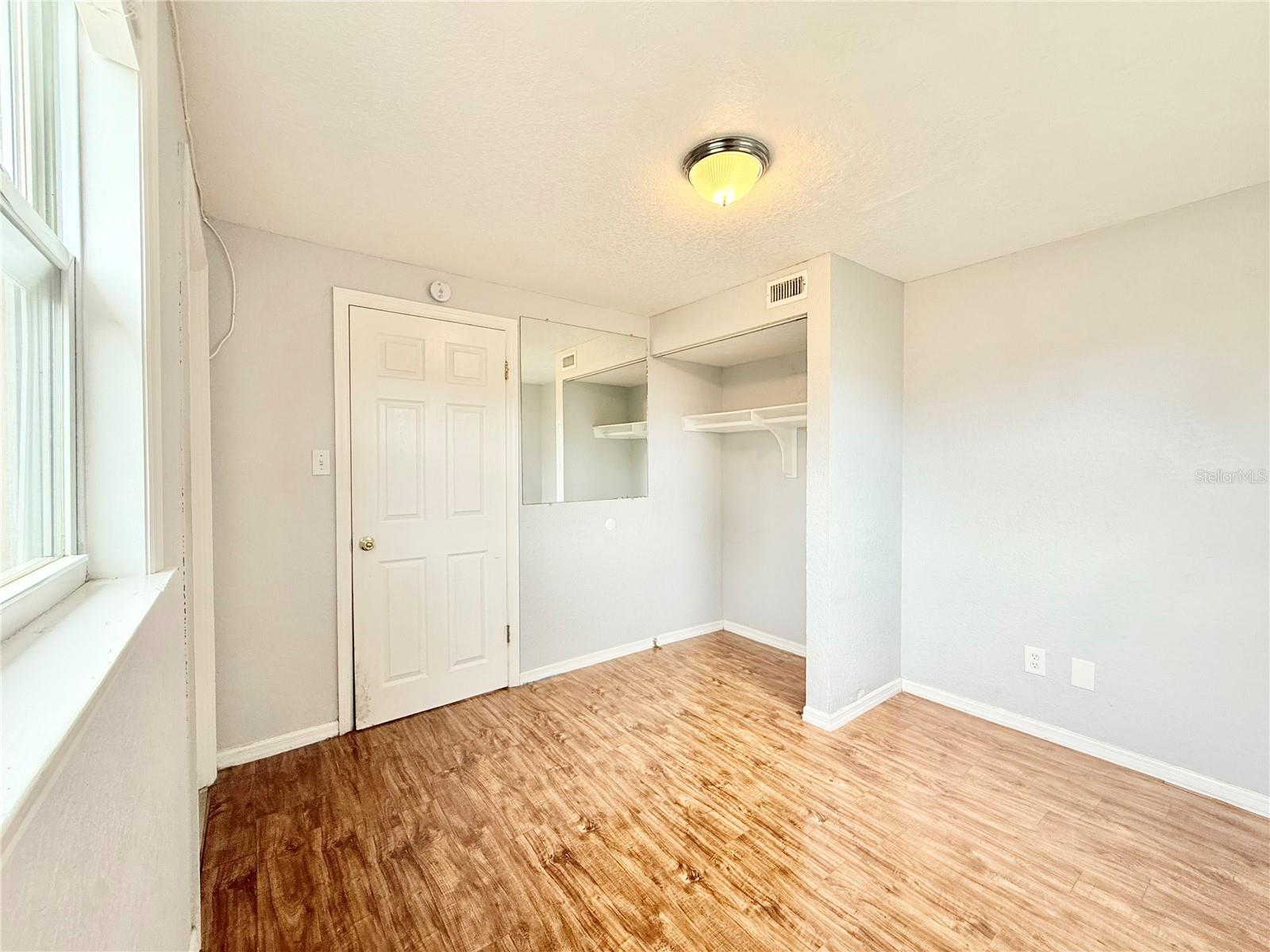 Image 18 of 30 For 10510 118th Avenue