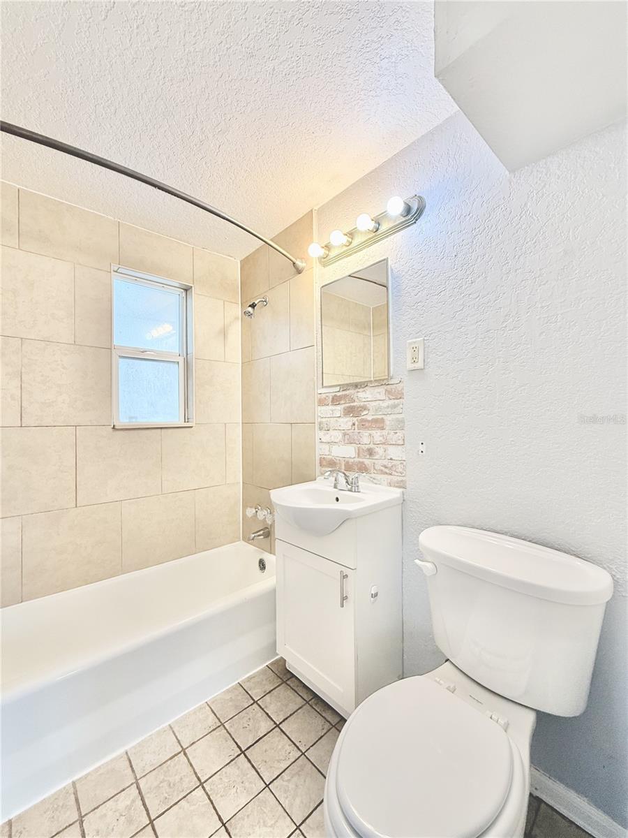 Image 22 of 30 For 10510 118th Avenue
