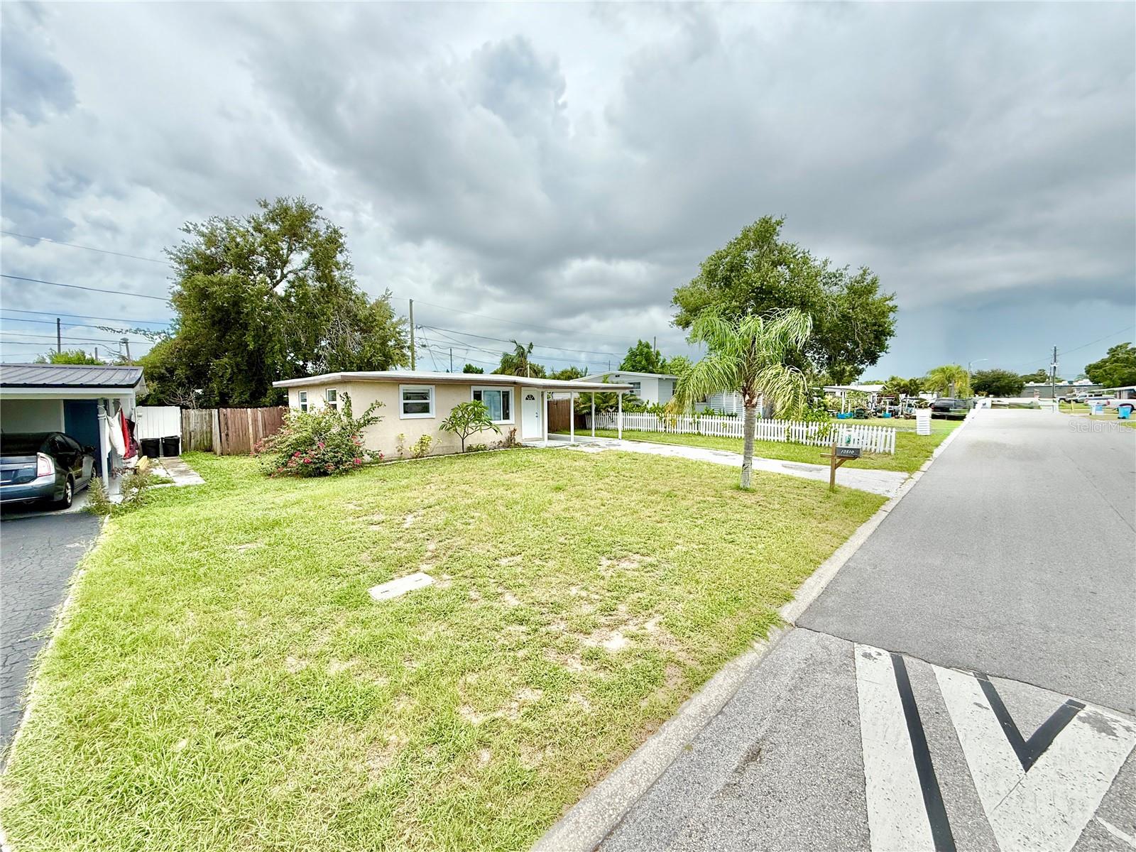 Image 4 of 30 For 10510 118th Avenue