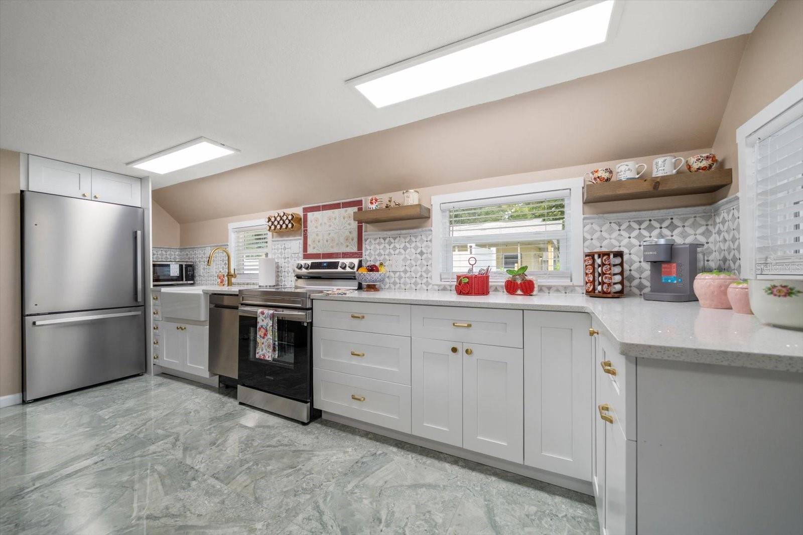 Image 10 of 46 For 907 15th Avenue Nw