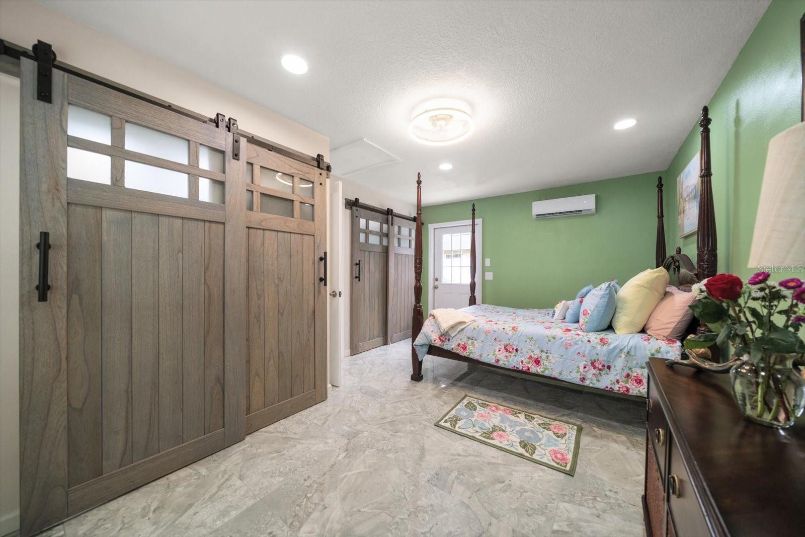 Image 13 of 46 For 907 15th Avenue Nw