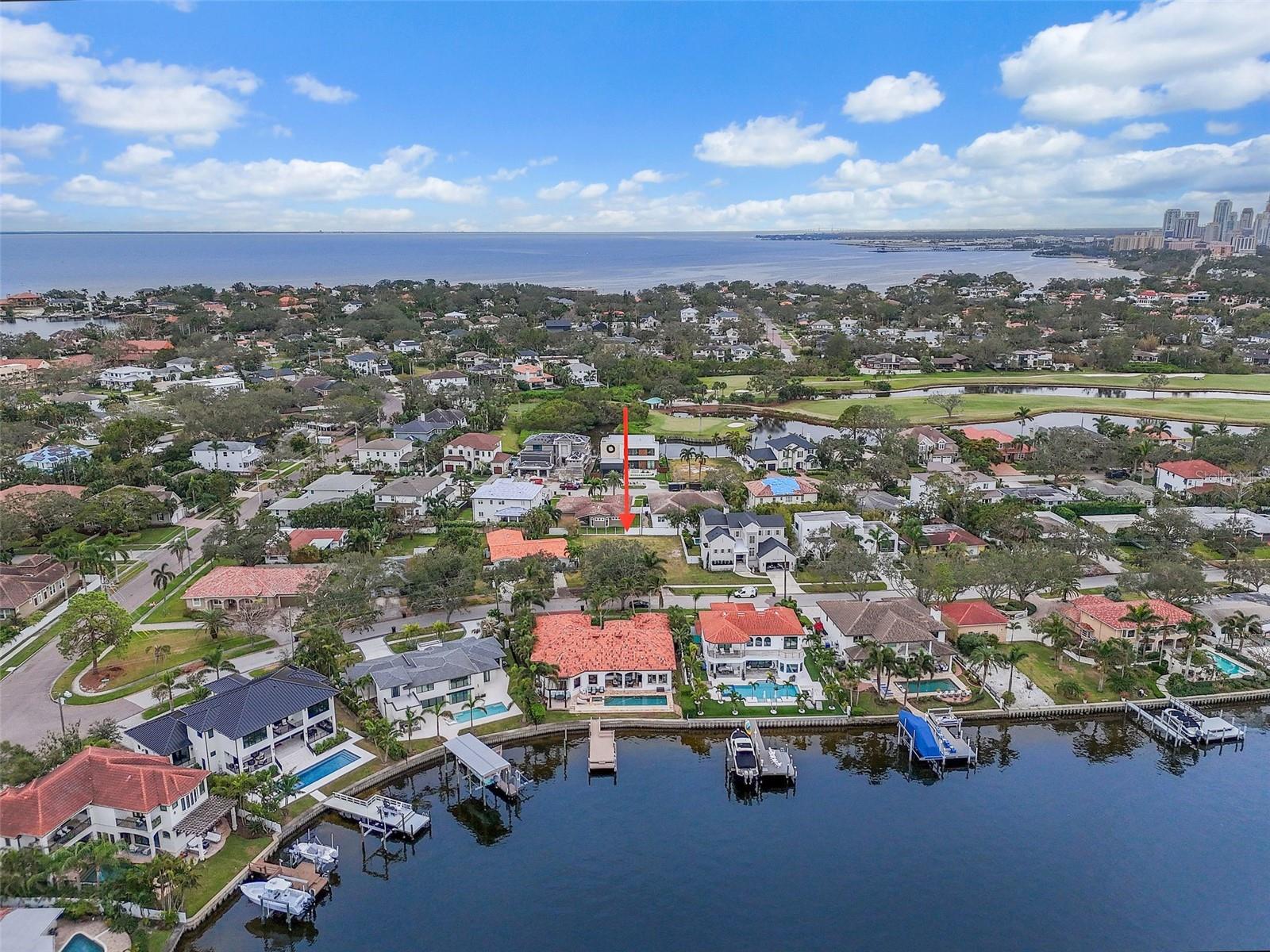 Details for 372 Bayview Drive Ne, ST PETERSBURG, FL 33704