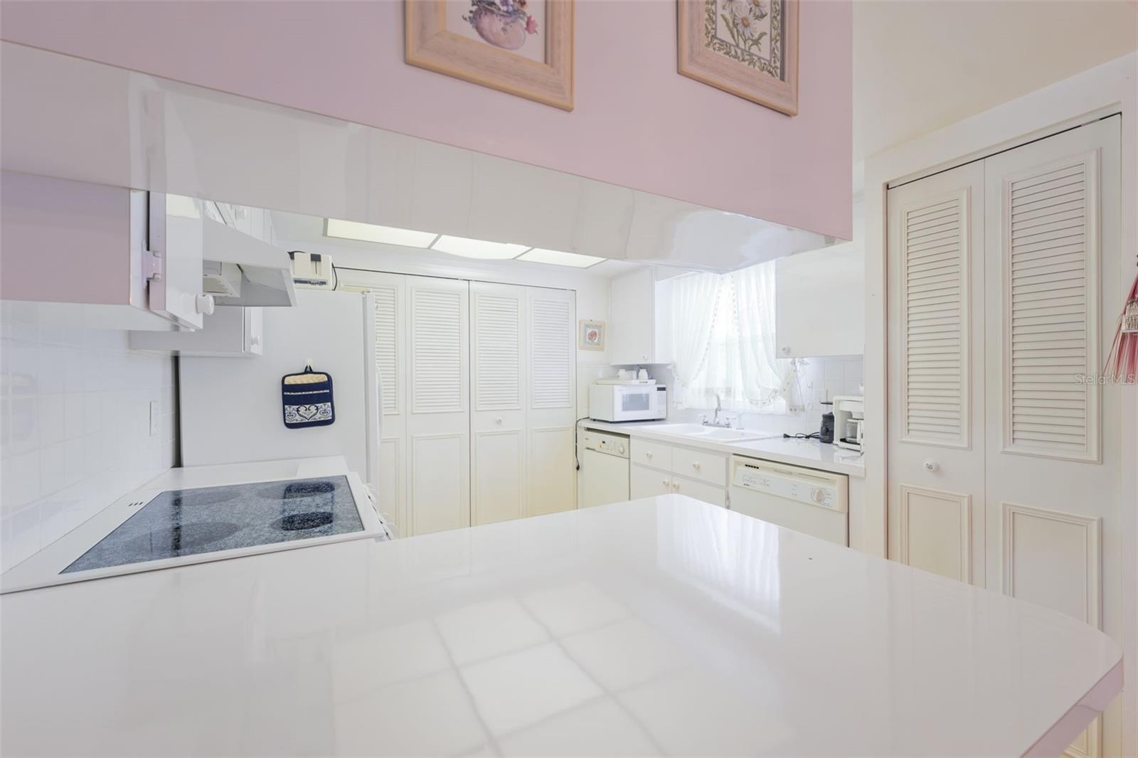 Image 7 of 38 For 1250 S Pinellas Ave  910