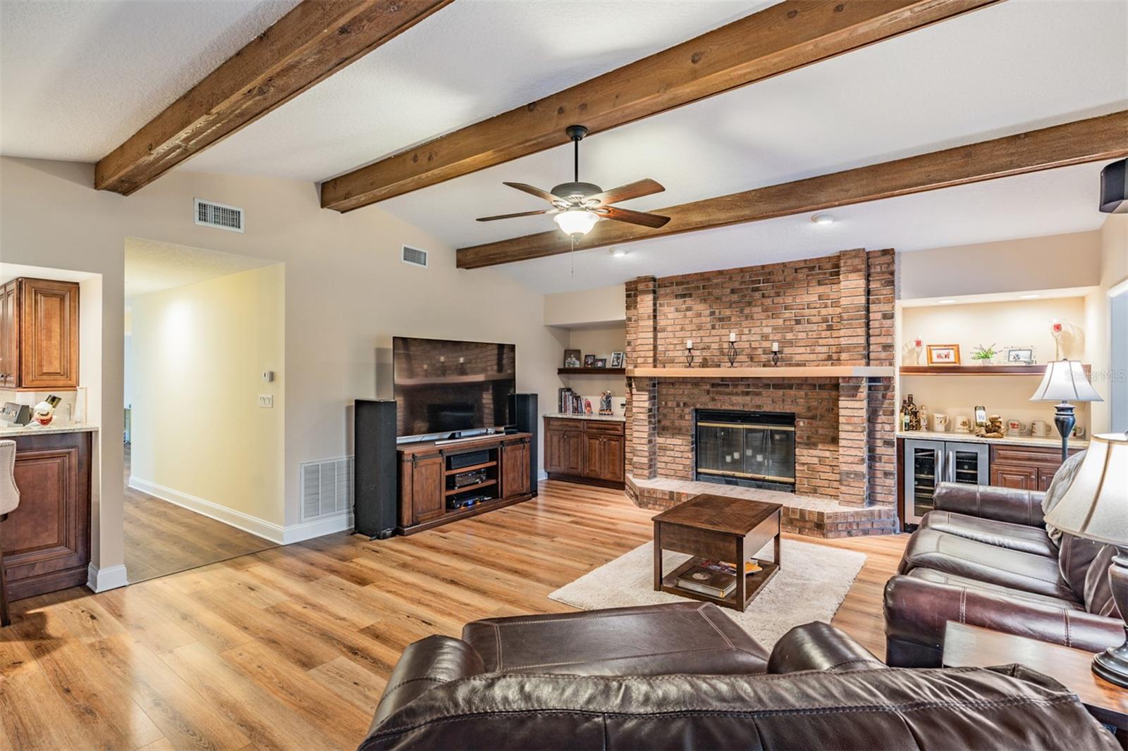 Image 18 of 70 For 3472 Shoreline Circle