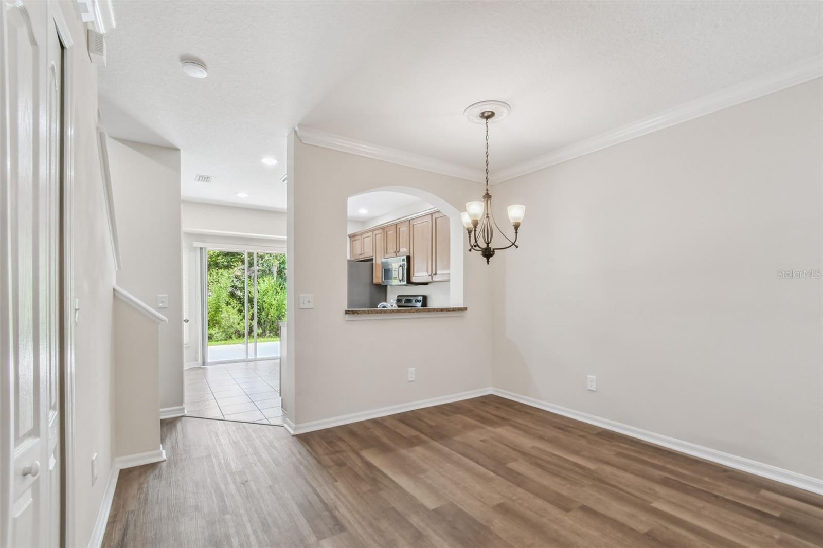 Image 12 of 67 For 15813 Fishhawk Falls Dr
