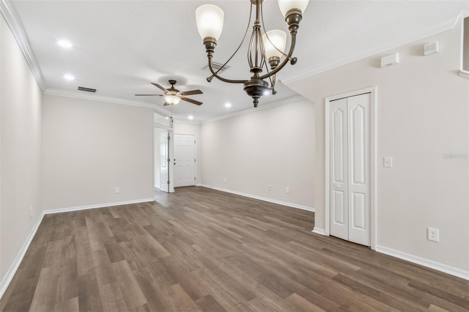 Image 14 of 67 For 15813 Fishhawk Falls Dr