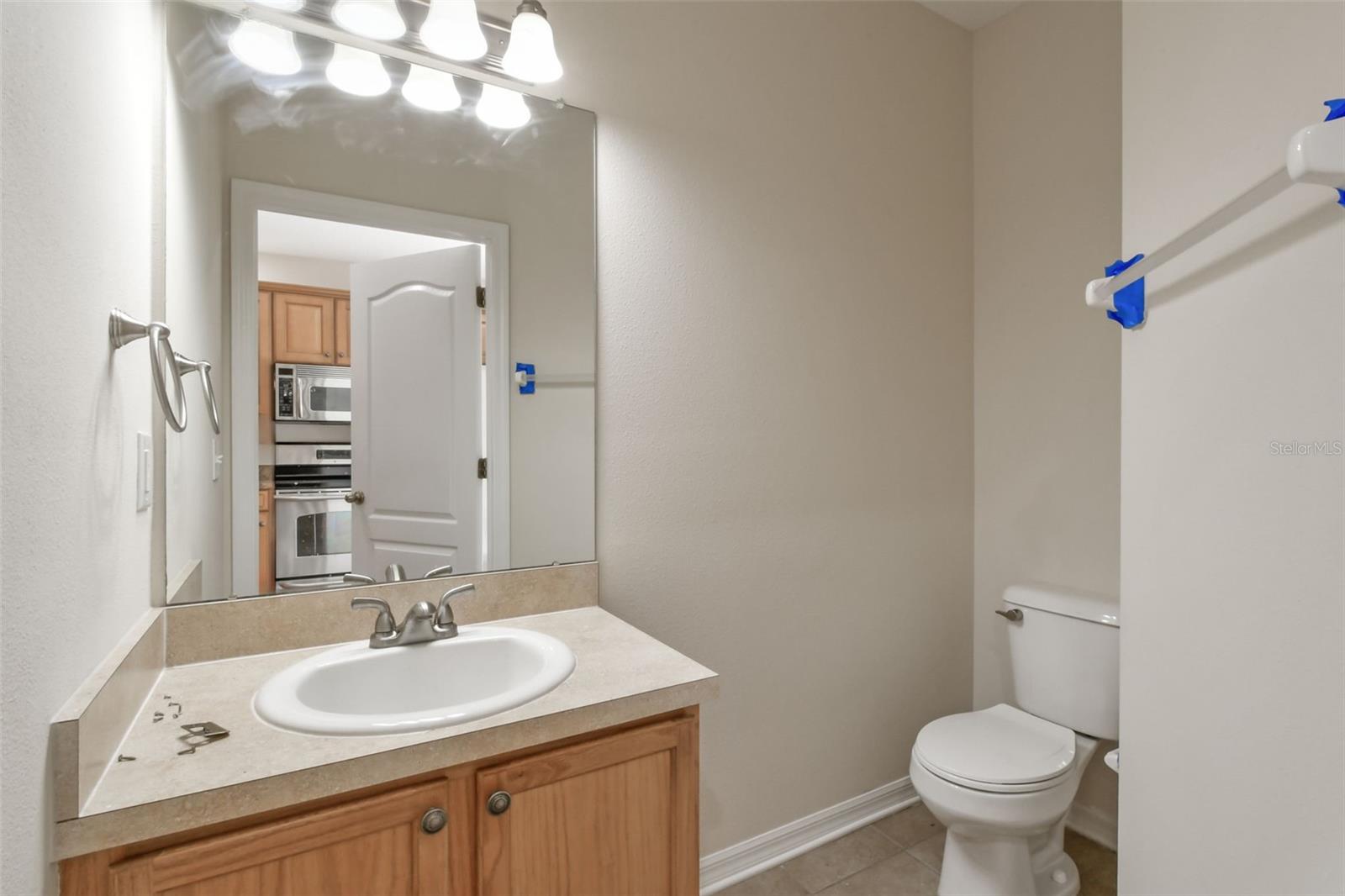 Image 17 of 67 For 15813 Fishhawk Falls Dr