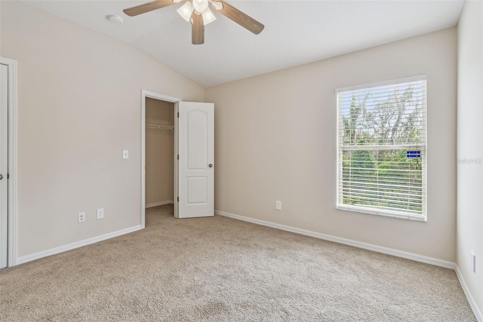 Image 28 of 67 For 15813 Fishhawk Falls Dr