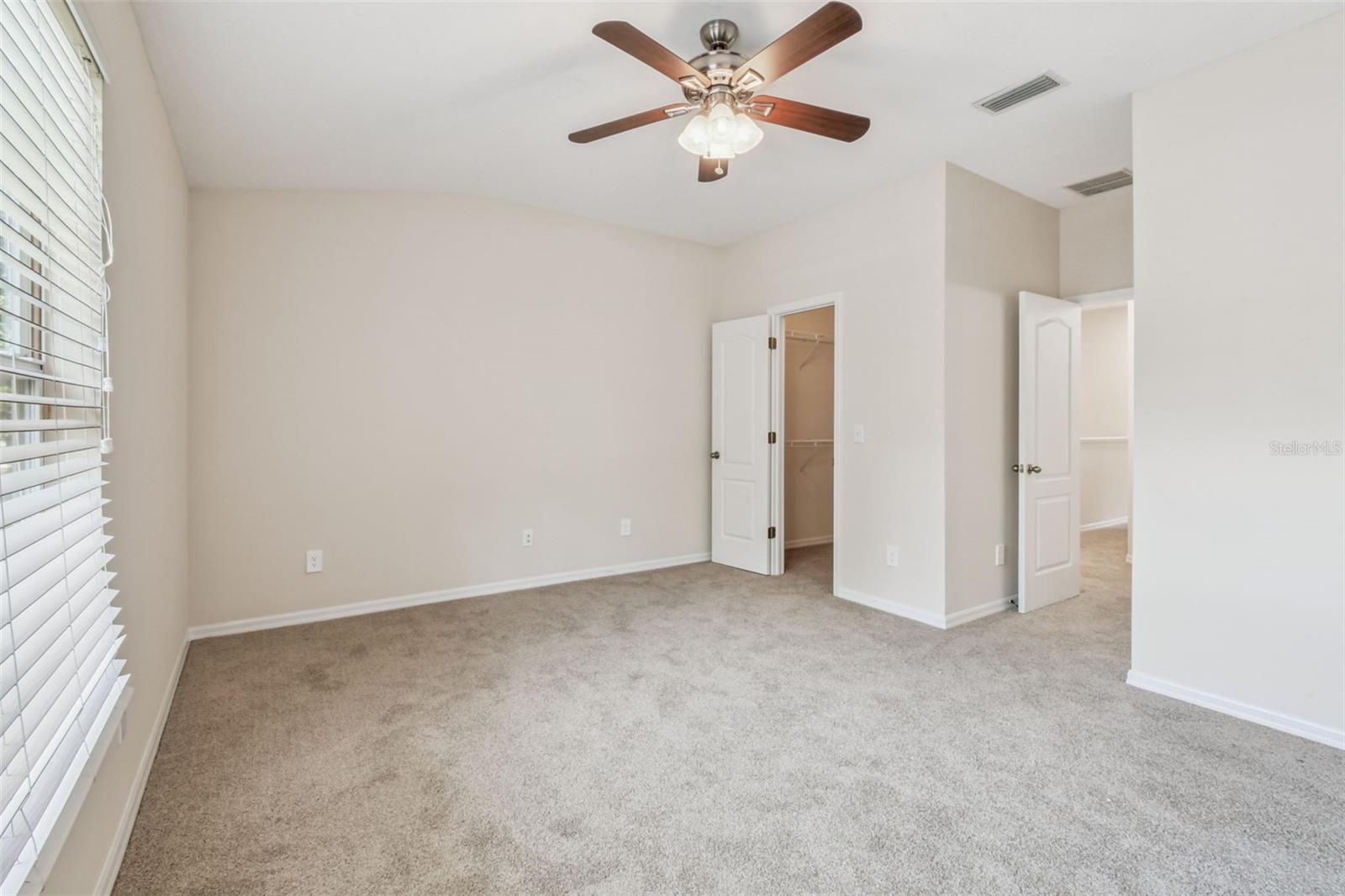 Image 34 of 67 For 15813 Fishhawk Falls Dr