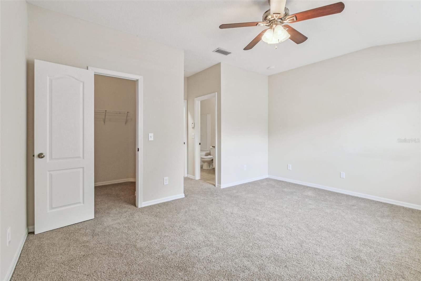 Image 35 of 67 For 15813 Fishhawk Falls Dr