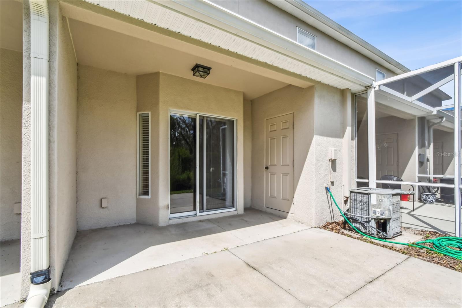 Image 41 of 67 For 15813 Fishhawk Falls Dr