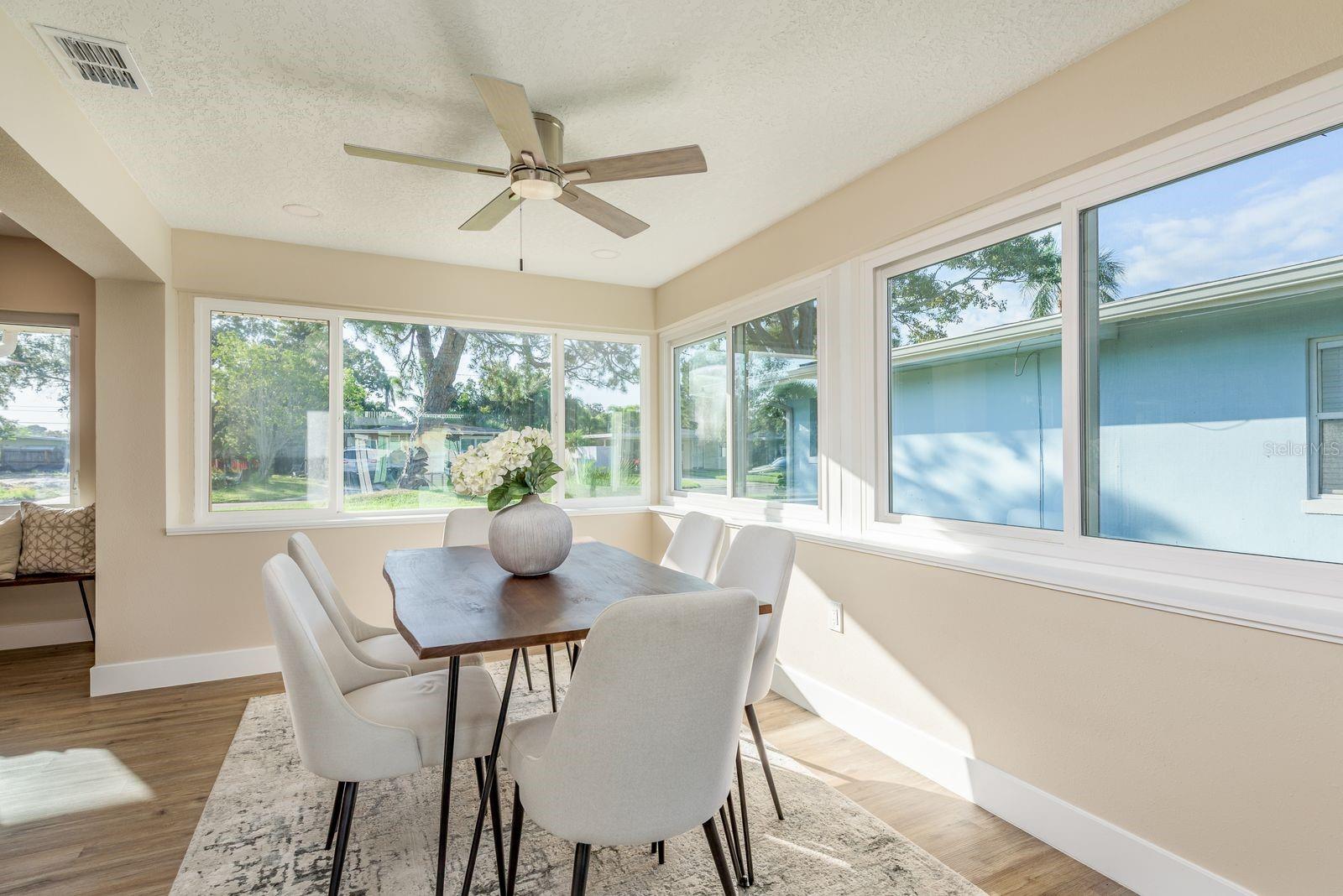 Image 14 of 36 For 2480 Del Rio Way